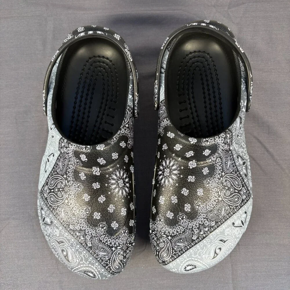 Crocs Bistro Black & Paisley Clogs Women's 10 Men's 8 - Picture 6 of 9